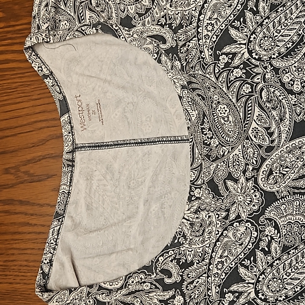 Woman's paisley tee plus size
